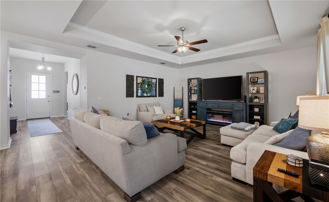 113 Broad Oak Dr Property Photo 3