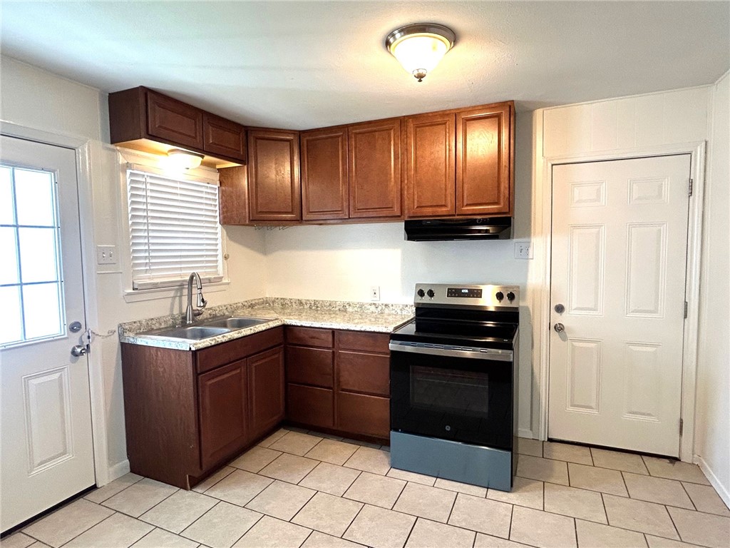 742 Collingswood Dr Property Photo 11