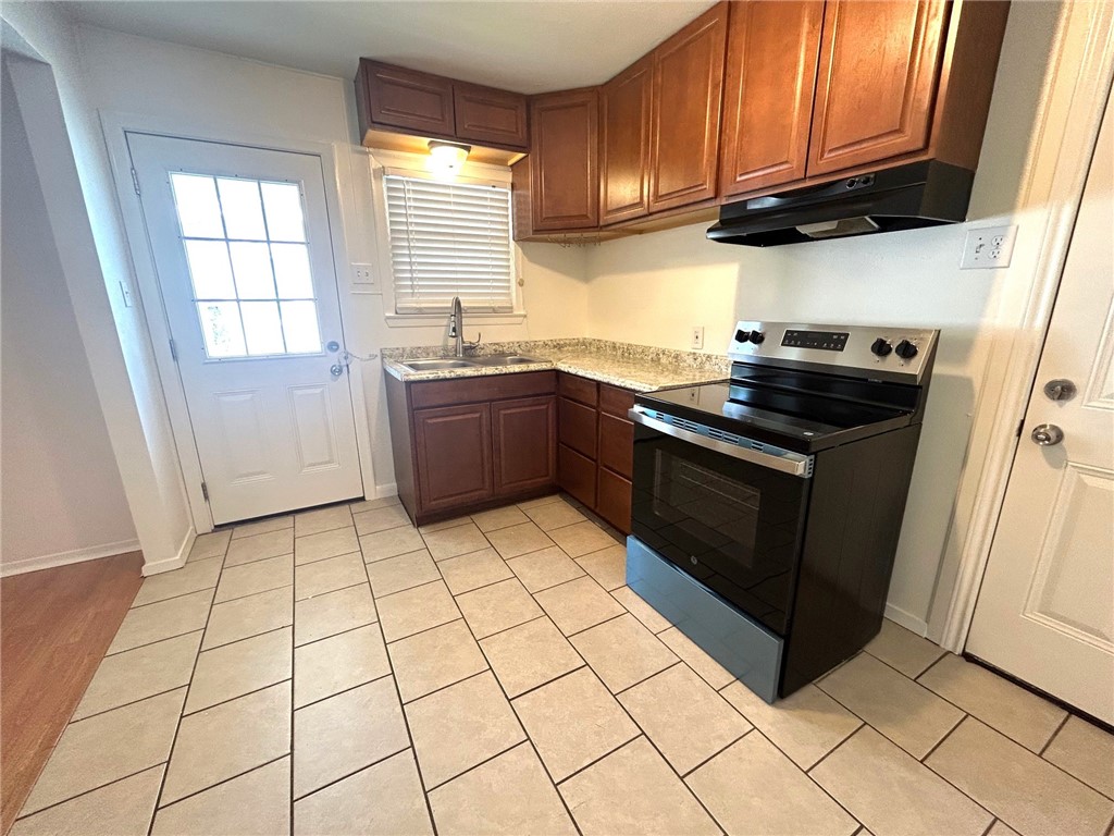 742 Collingswood Dr Property Photo 12