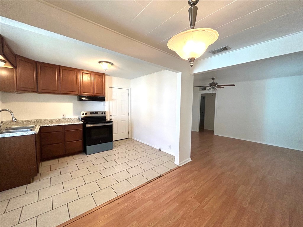 742 Collingswood Dr Property Photo 14