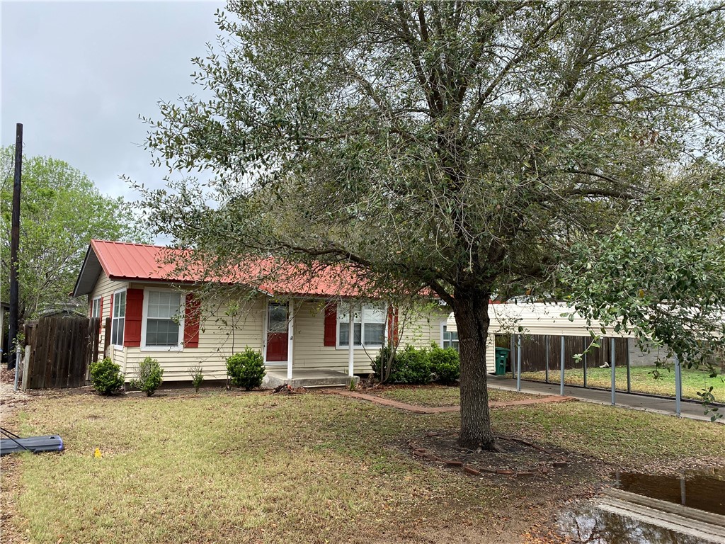 104 Elizabeth Property Photo