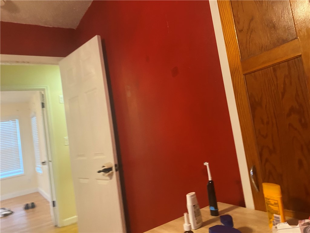 104 Elizabeth Property Photo 18