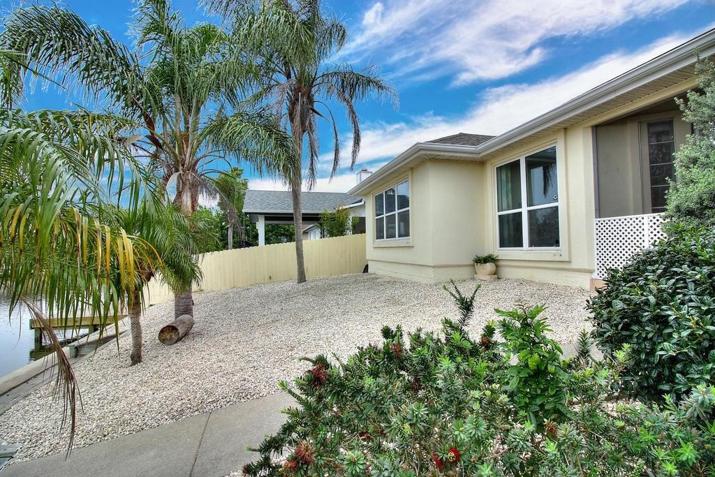 15841 Almeria Ave Property Photo 3