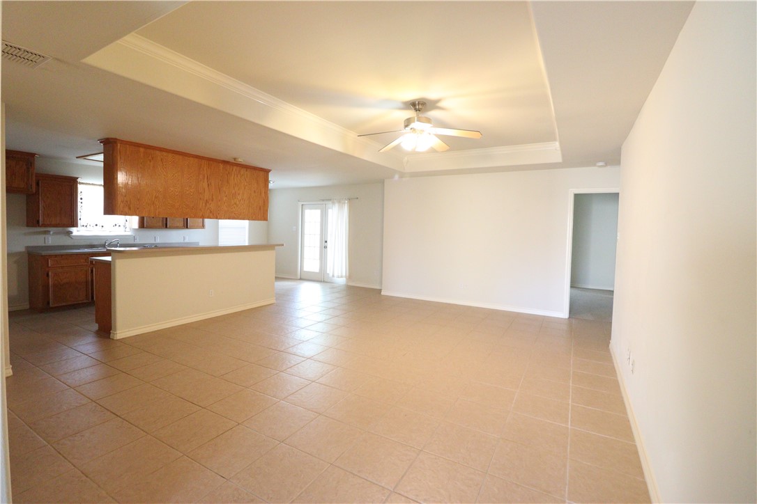 901 Strom Property Photo 6