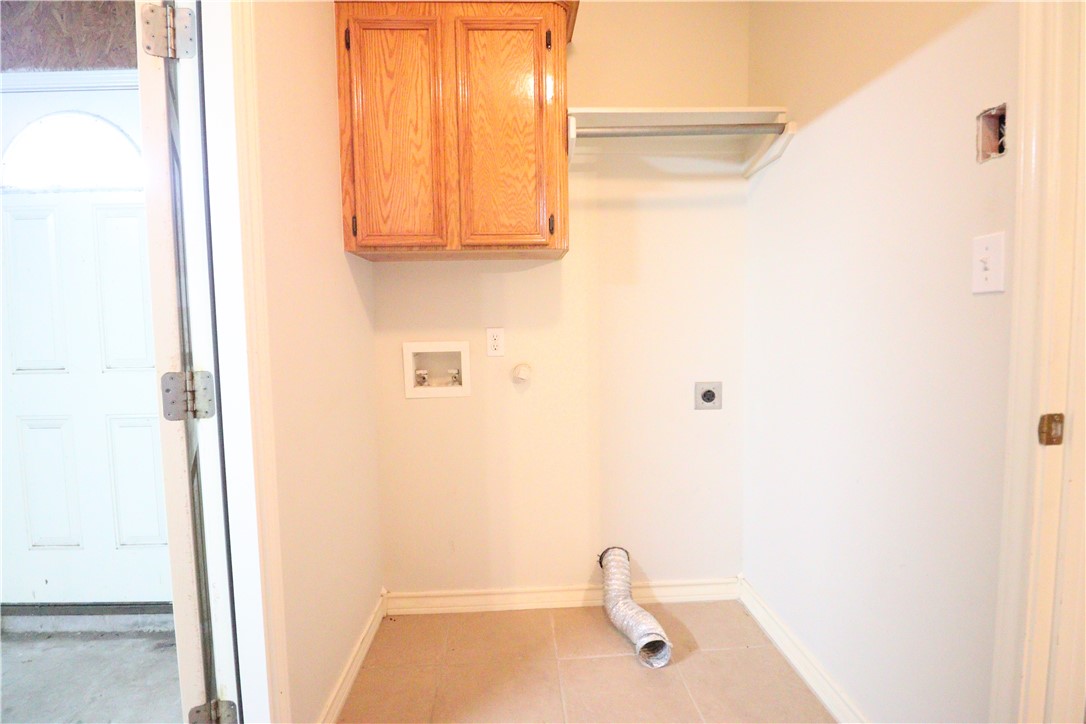 901 Strom Property Photo 8