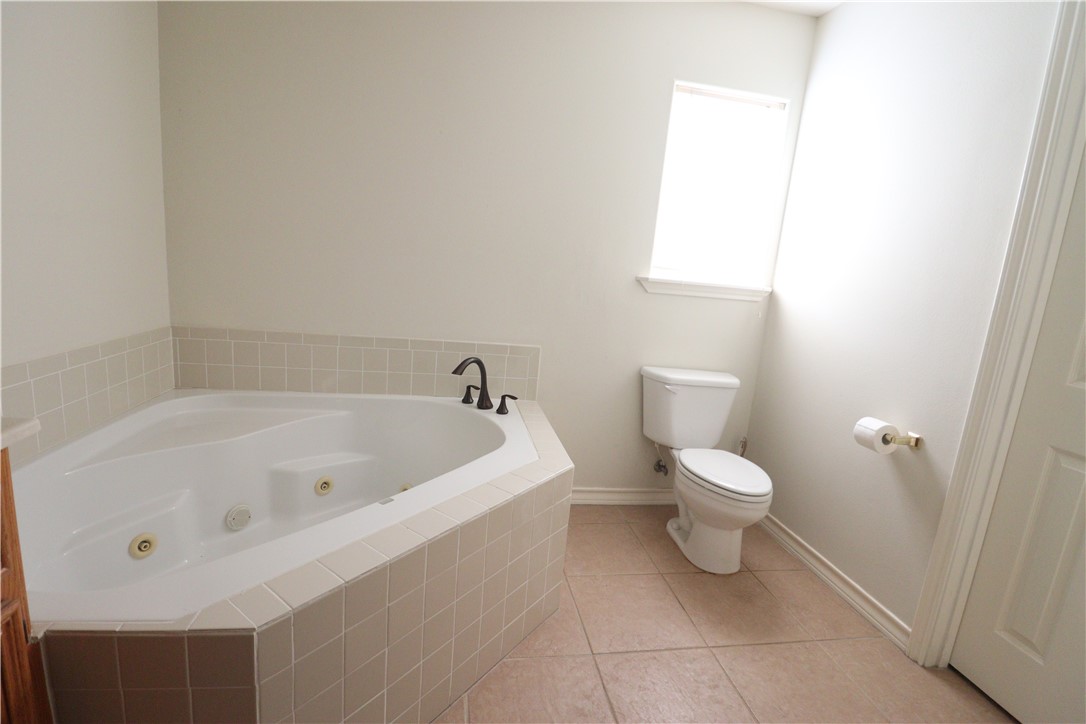901 Strom Property Photo 12