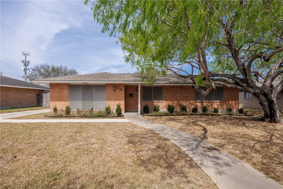 1137 Bradshaw Dr Property Photo