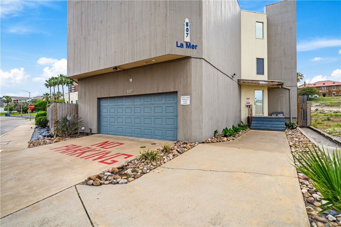 520 S Chaparral St 1 Property Photo 4