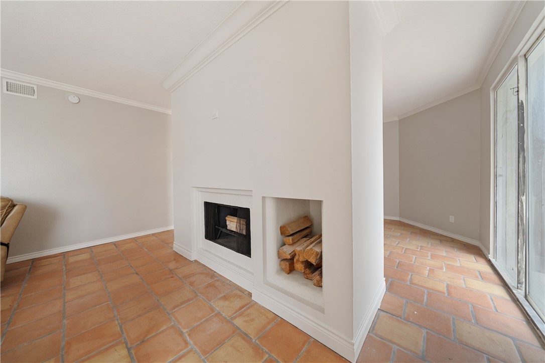 520 S Chaparral St 1 Property Photo 6