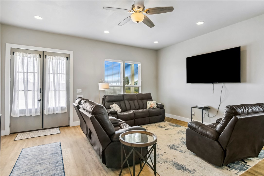 360 Club Oak Lane Property Photo 7