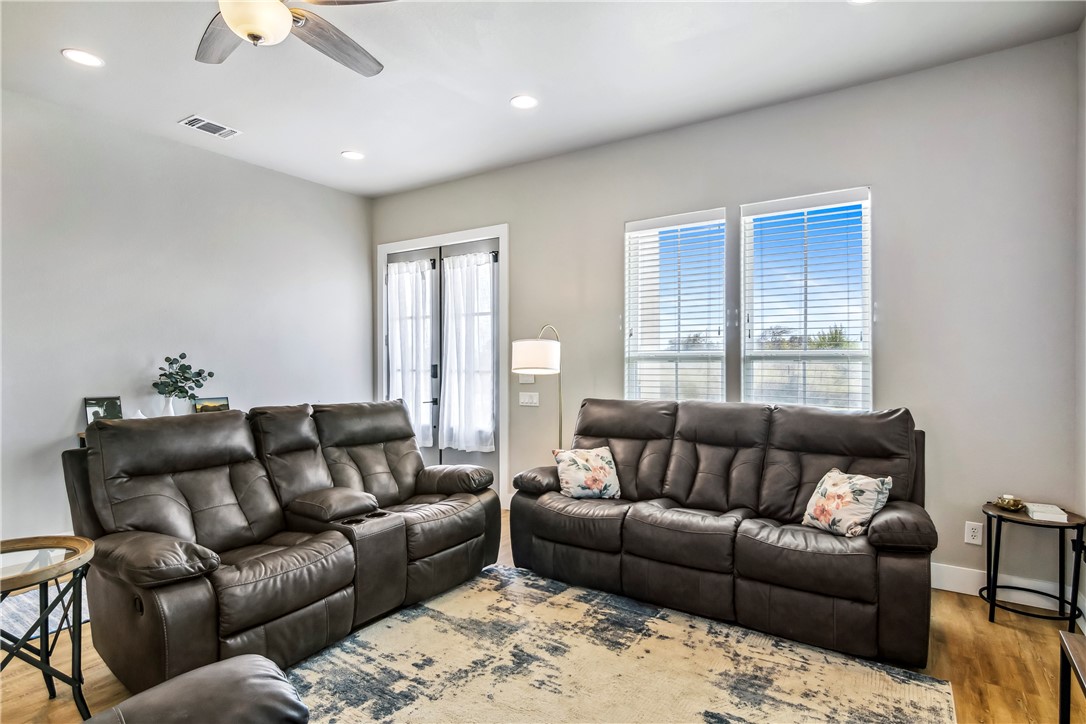 360 Club Oak Lane Property Photo 8