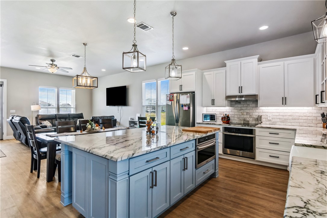 360 Club Oak Lane Property Photo 11