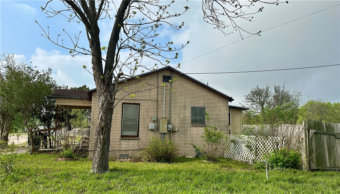 905 S Adams St Property Photo 2