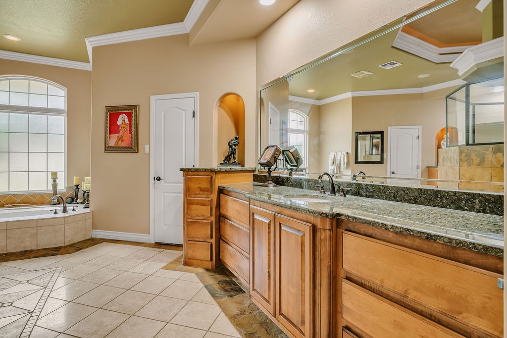 5325 Wild Olive Trl Property Photo 12