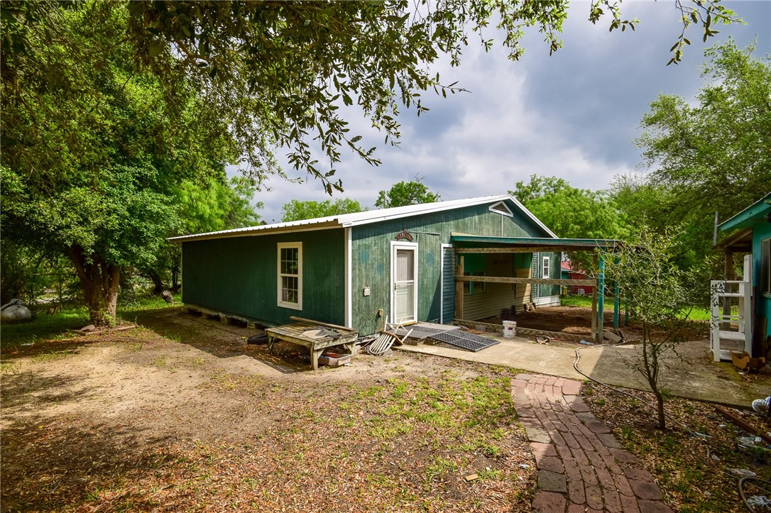 7040 Minson Dr Property Photo 2