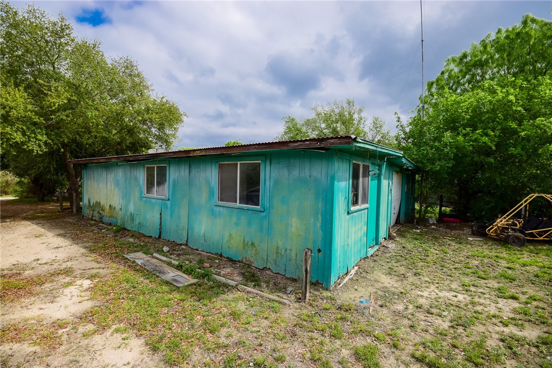 7040 Minson Dr Property Photo 23