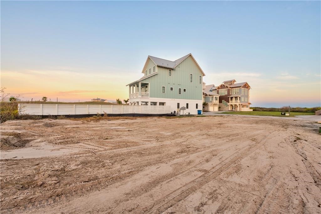 713 Silverleaf St Property Photo 12