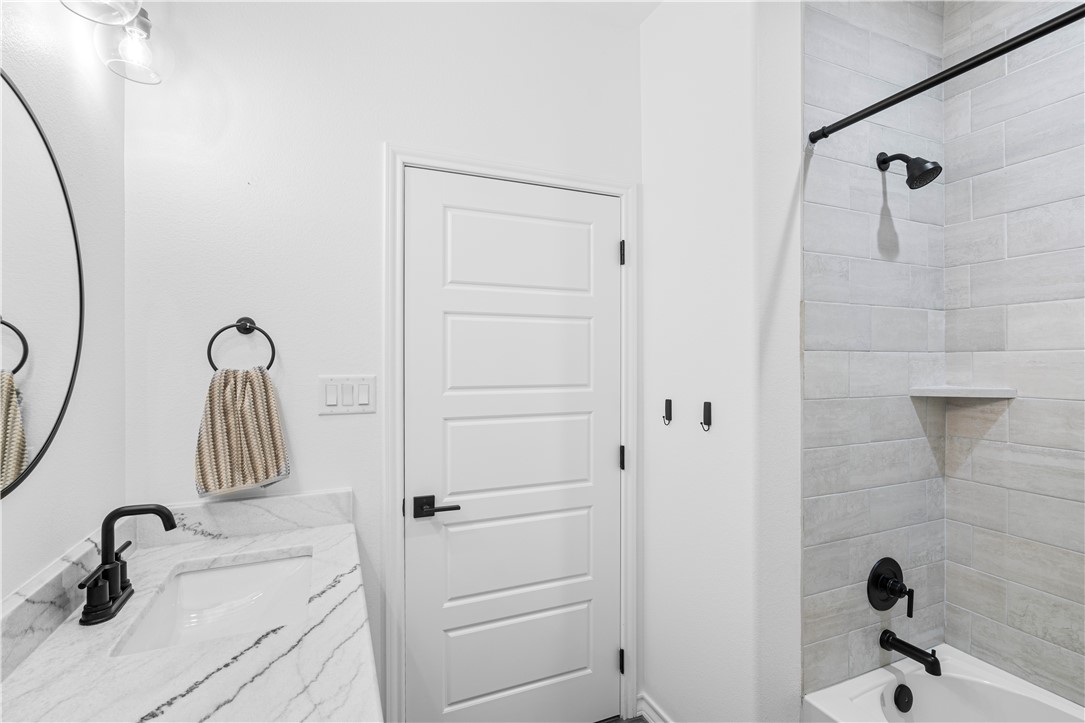 14221 Sea Pines Dr Property Photo 32