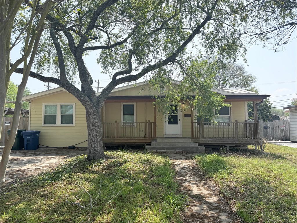 401 Homecrest St Property Photo