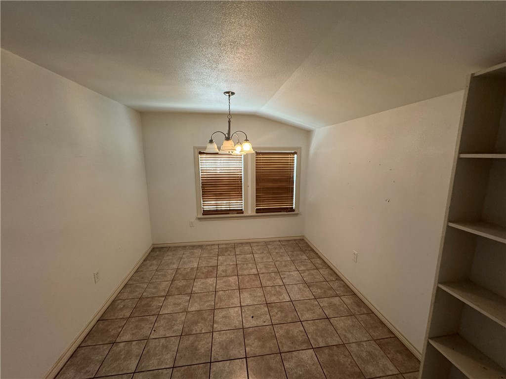 401 Homecrest St Property Photo 10