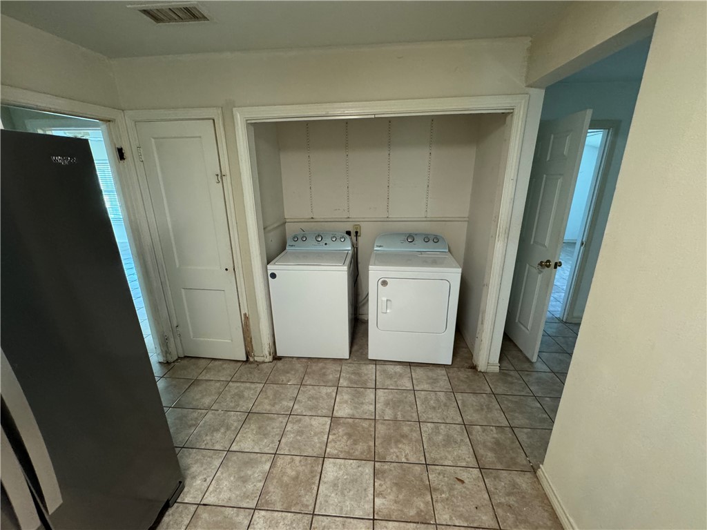 401 Homecrest St Property Photo 13