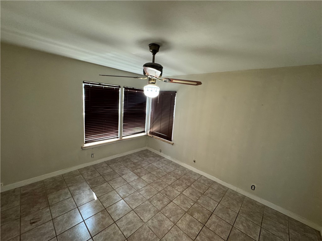 401 Homecrest St Property Photo 15