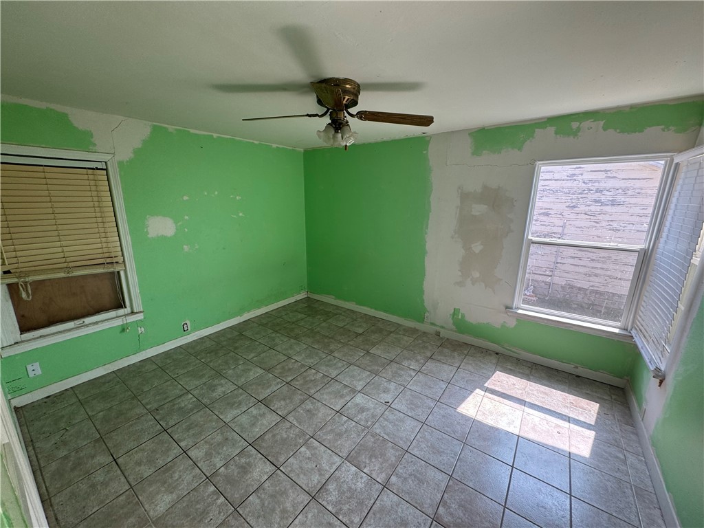 401 Homecrest St Property Photo 16