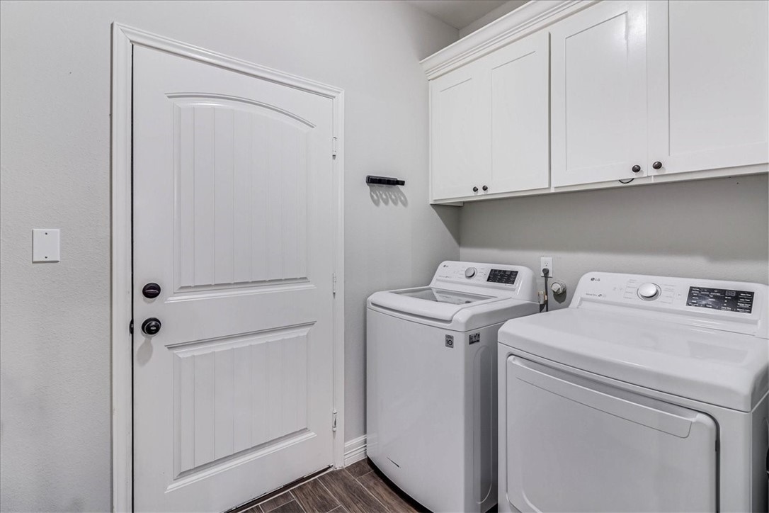 3833 Pennine Way Property Photo 17