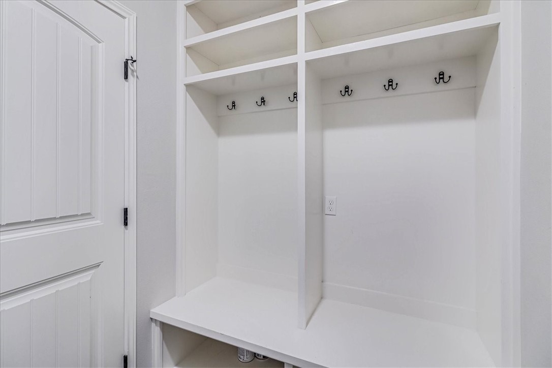 3833 Pennine Way Property Photo 18