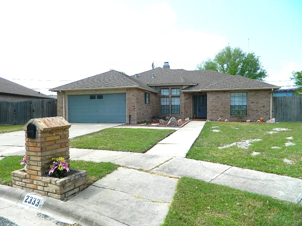 2333 Willow Dr Property Photo