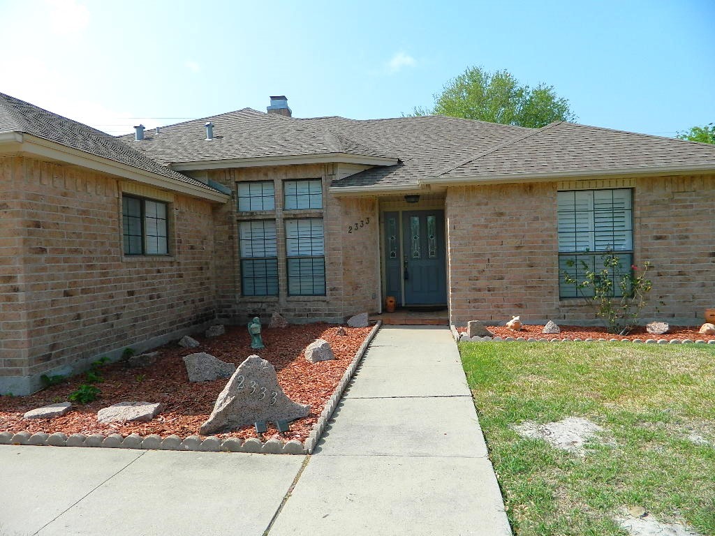 2333 Willow Dr Property Photo 2