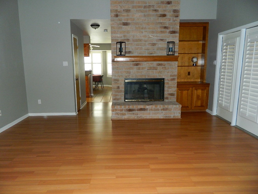 2333 Willow Dr Property Photo 6