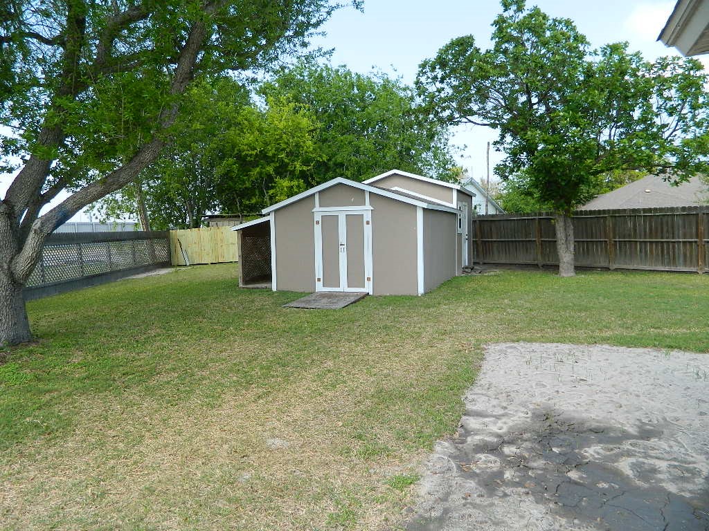 2333 Willow Dr Property Photo 26