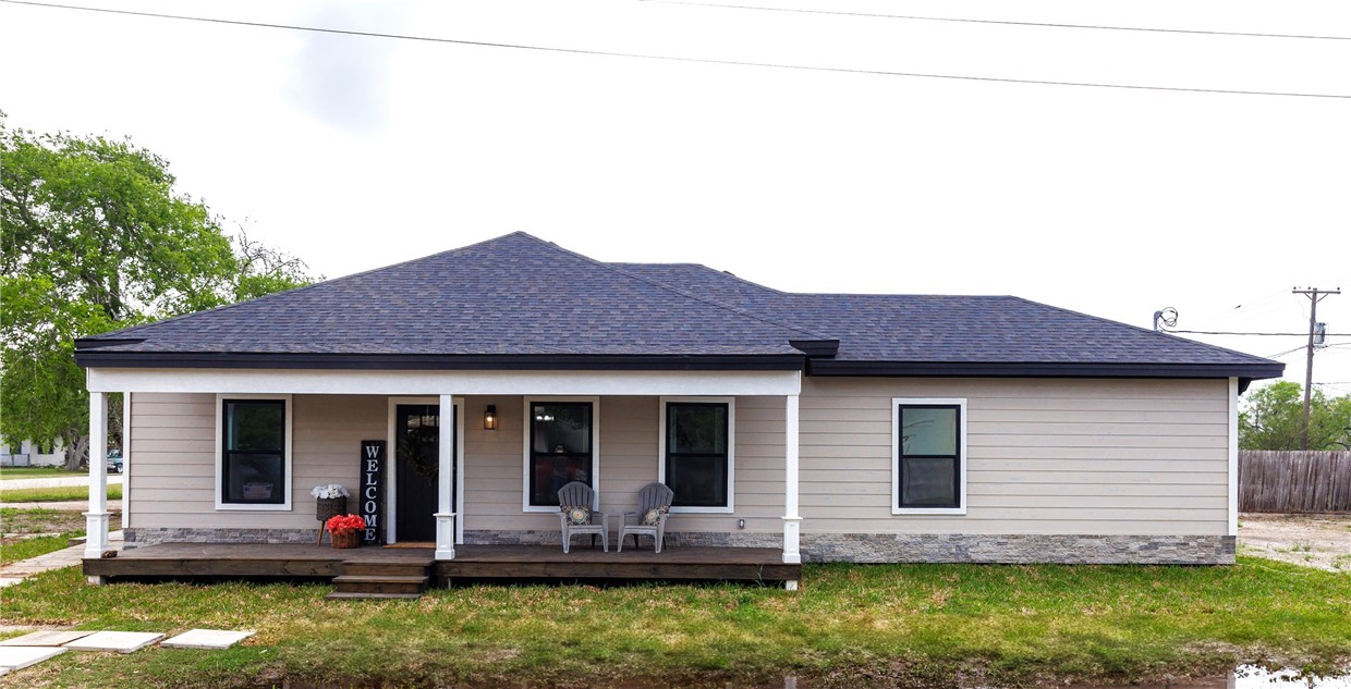 502 East Main Property Photo