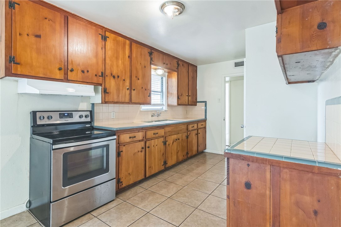 3310 Norton St Property Photo 4