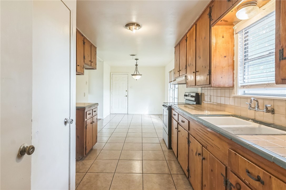 3310 Norton St Property Photo 5