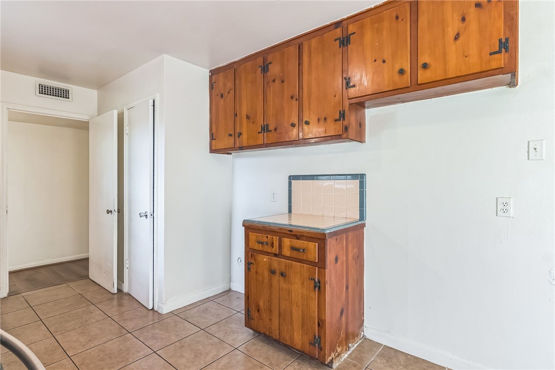 3310 Norton St Property Photo 6