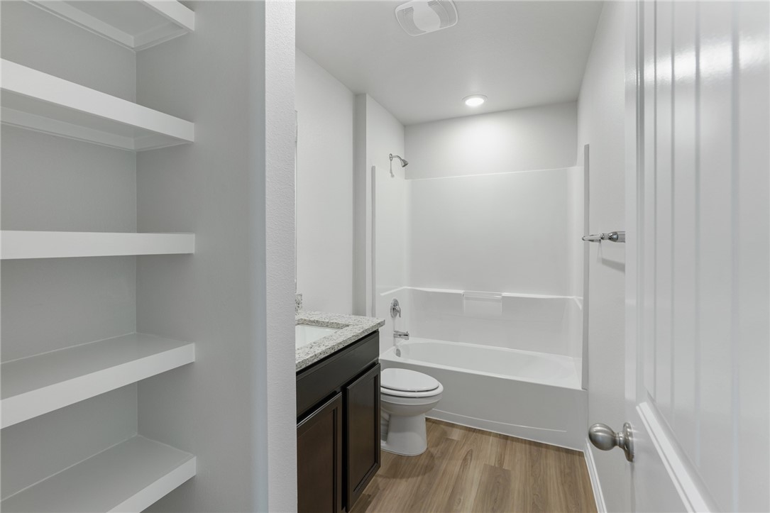 2642 Excelsior Blvd Property Photo 14