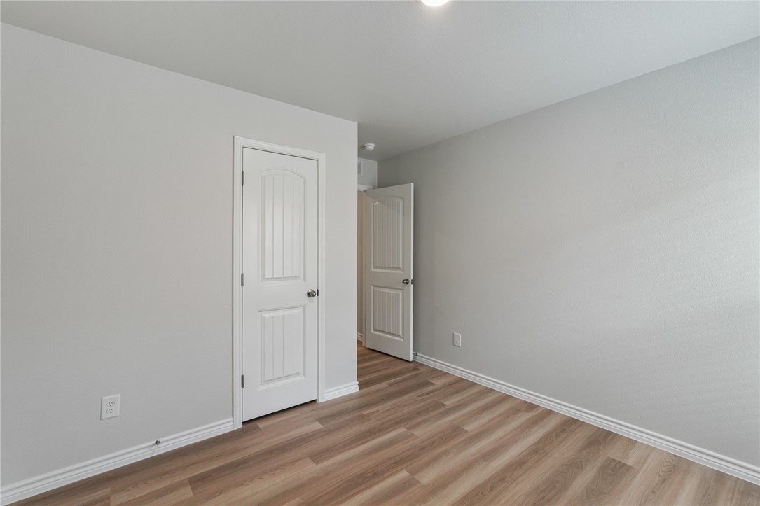 2642 Excelsior Blvd Property Photo 17