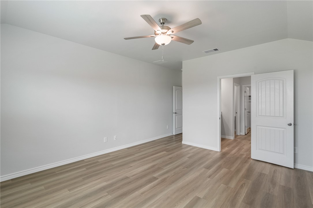 2642 Excelsior Blvd Property Photo 20