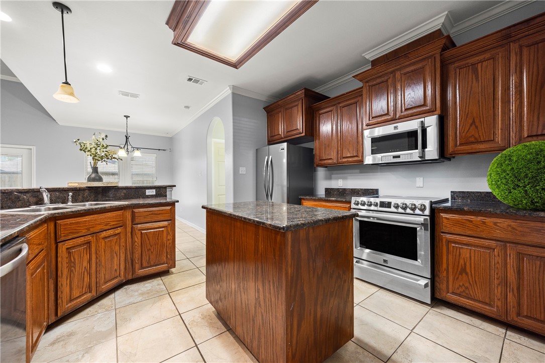 8201 Azimuth Ct Property Photo 10