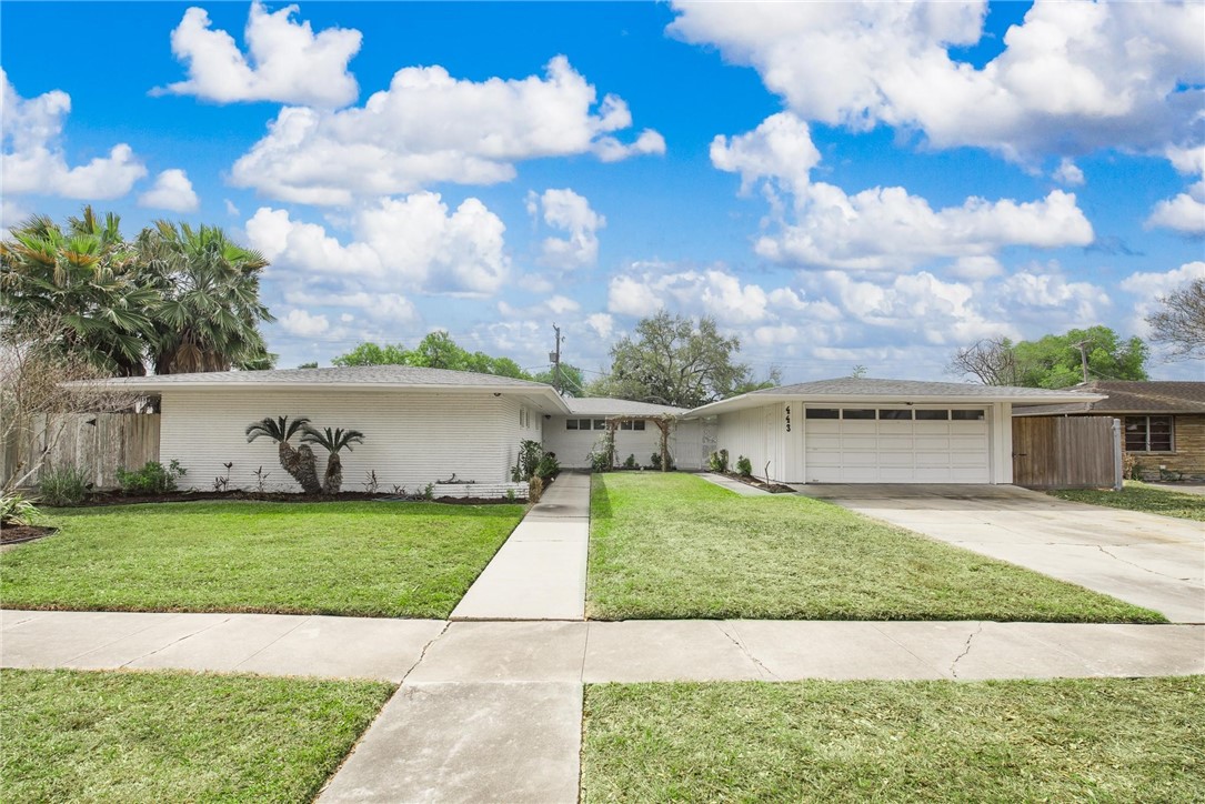 443 Barracuda Pl Property Photo 1