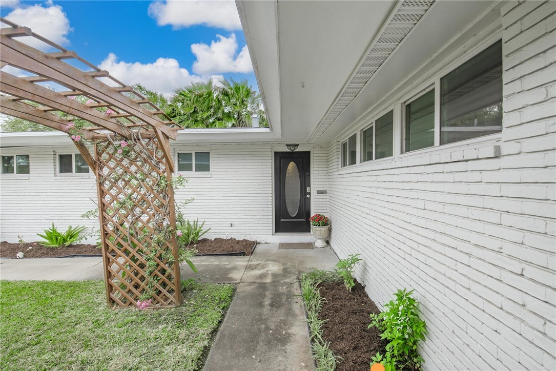 443 Barracuda Pl Property Photo 39