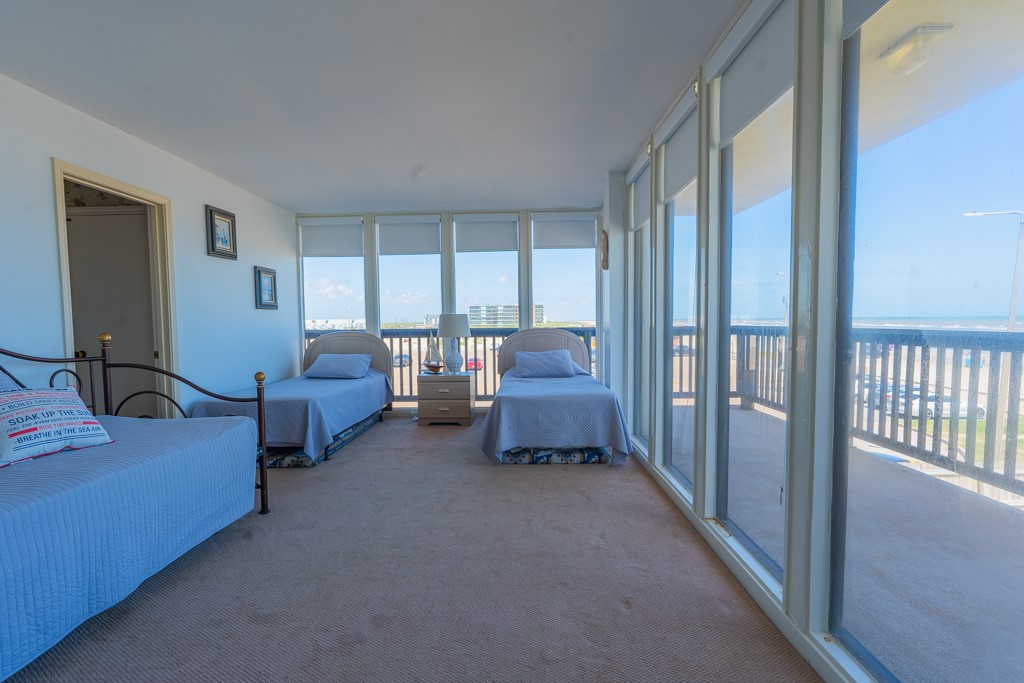 15002 Windward Dr 202 Property Photo 12