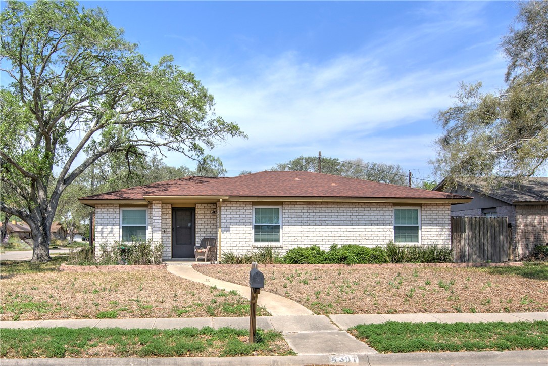 4301 Woodland Creek Dr Property Photo