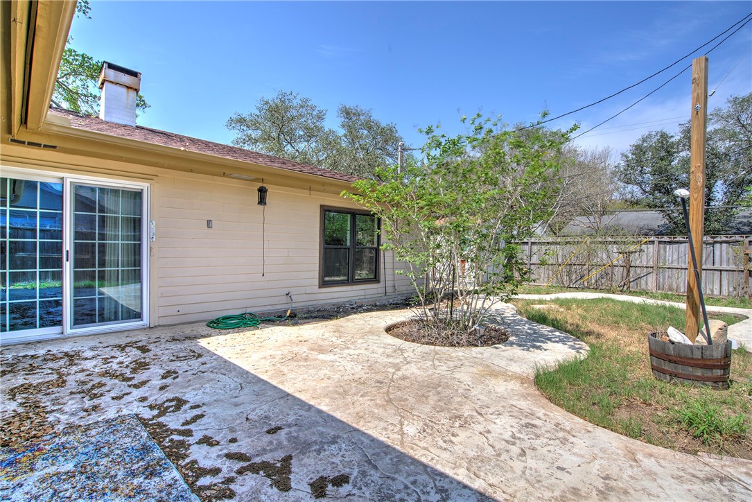 4301 Woodland Creek Dr Property Photo 7