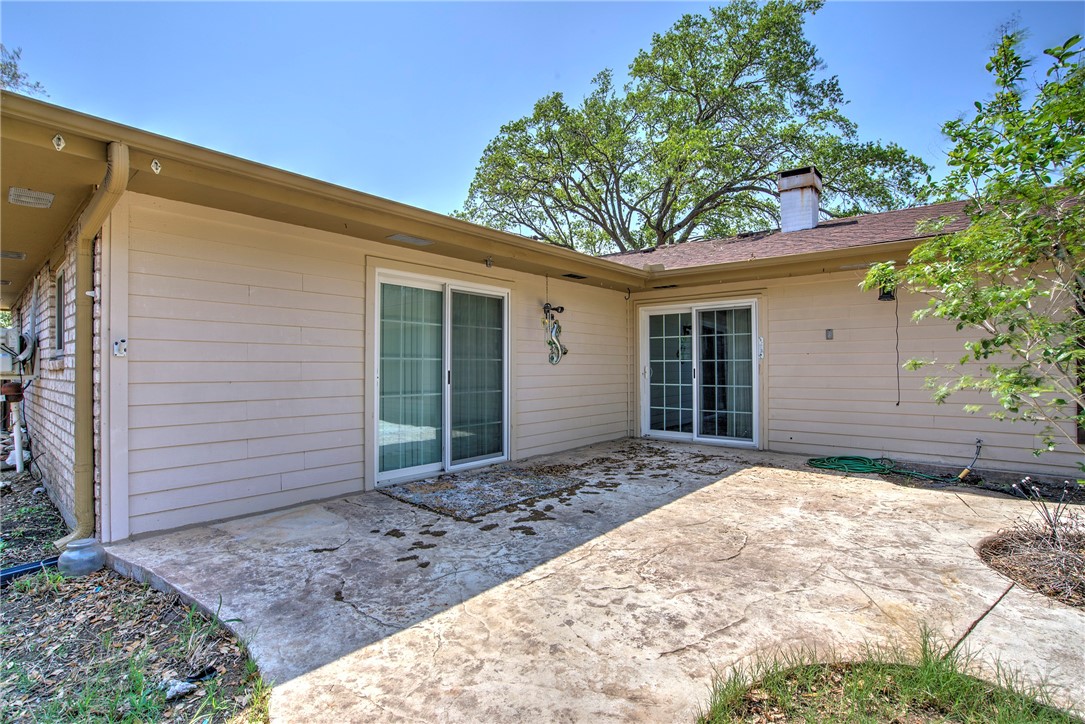 4301 Woodland Creek Dr Property Photo 11