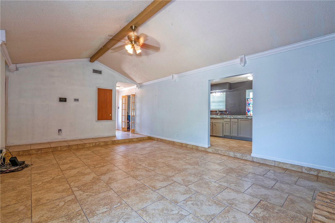 4301 Woodland Creek Dr Property Photo 18