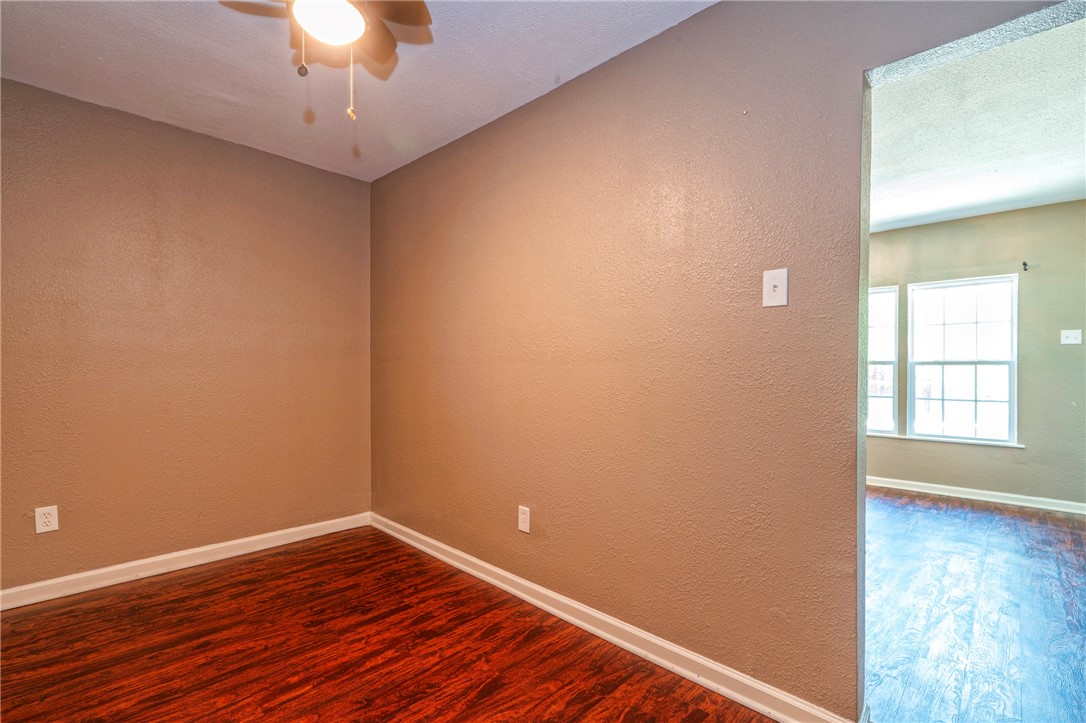 4301 Woodland Creek Dr Property Photo 29