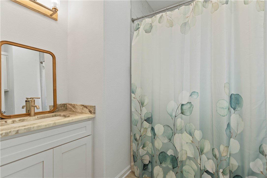 4025 Summit Dr Property Photo 9